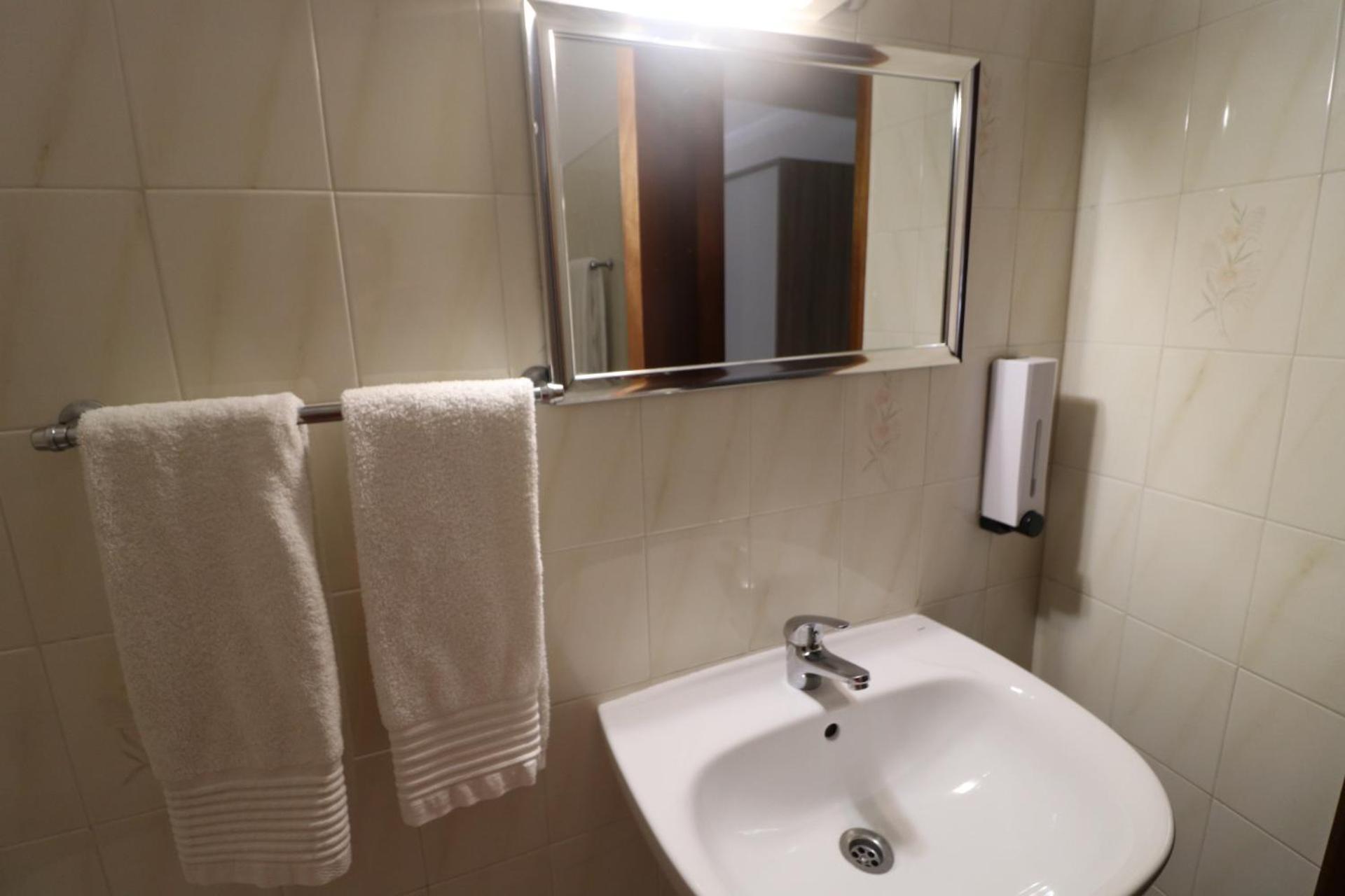 Residencial Miguel Jose Hotel Estremoz Exterior photo